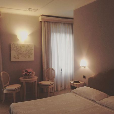 Hotel Langa In Cortemilia Eksteriør bilde